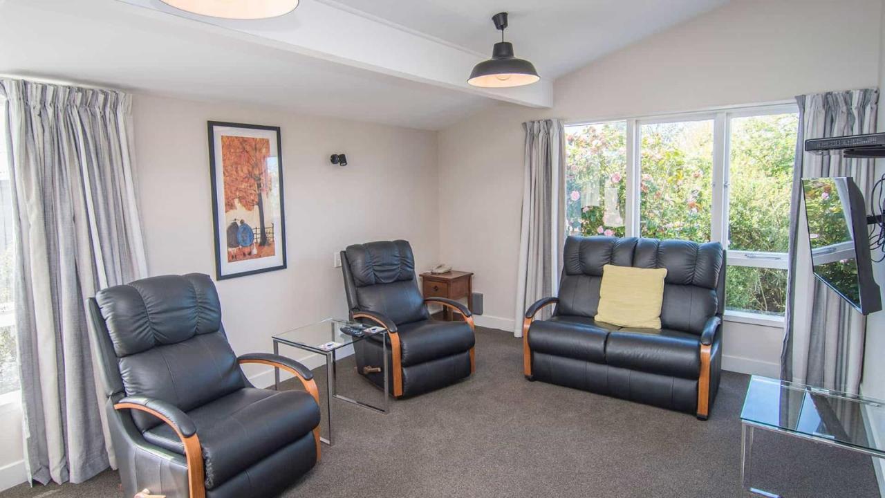 Cedar Lodge Motel Тимару Екстериор снимка