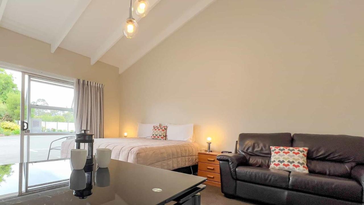 Cedar Lodge Motel Тимару Екстериор снимка